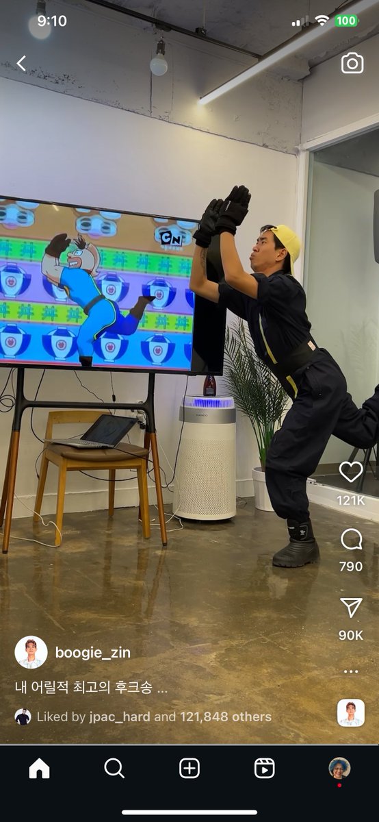 Ooooo is this the galbi jim reference cartoon for hyuk's dance? Lol

instagram.com/reel/DJDx8ISSx…