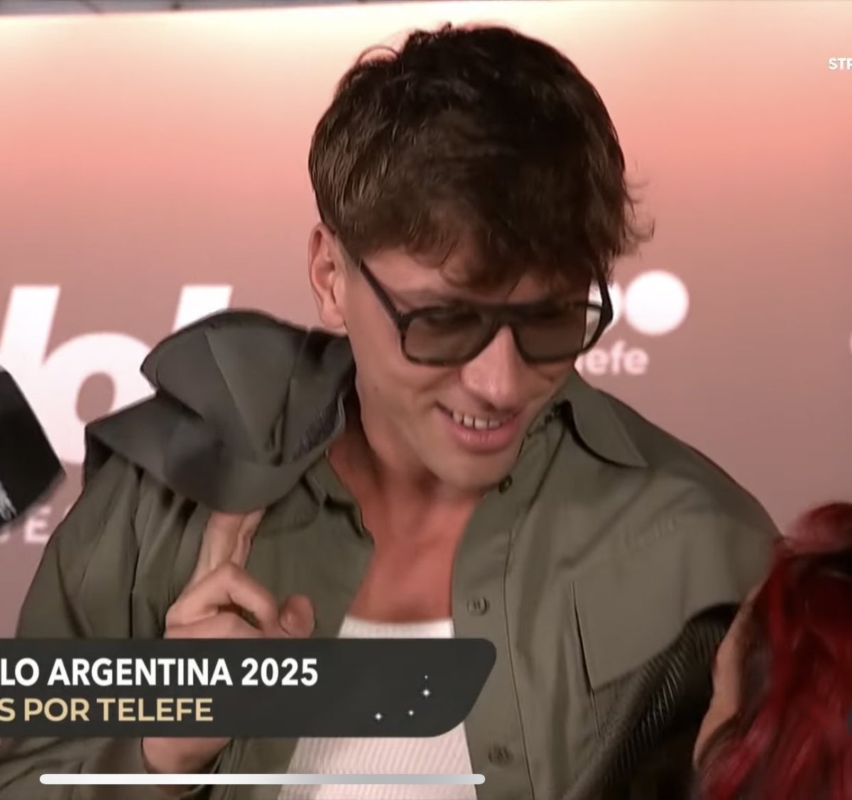 perdón angela, estoy completamente enamorada de este hombre #PremiosIdolo2025