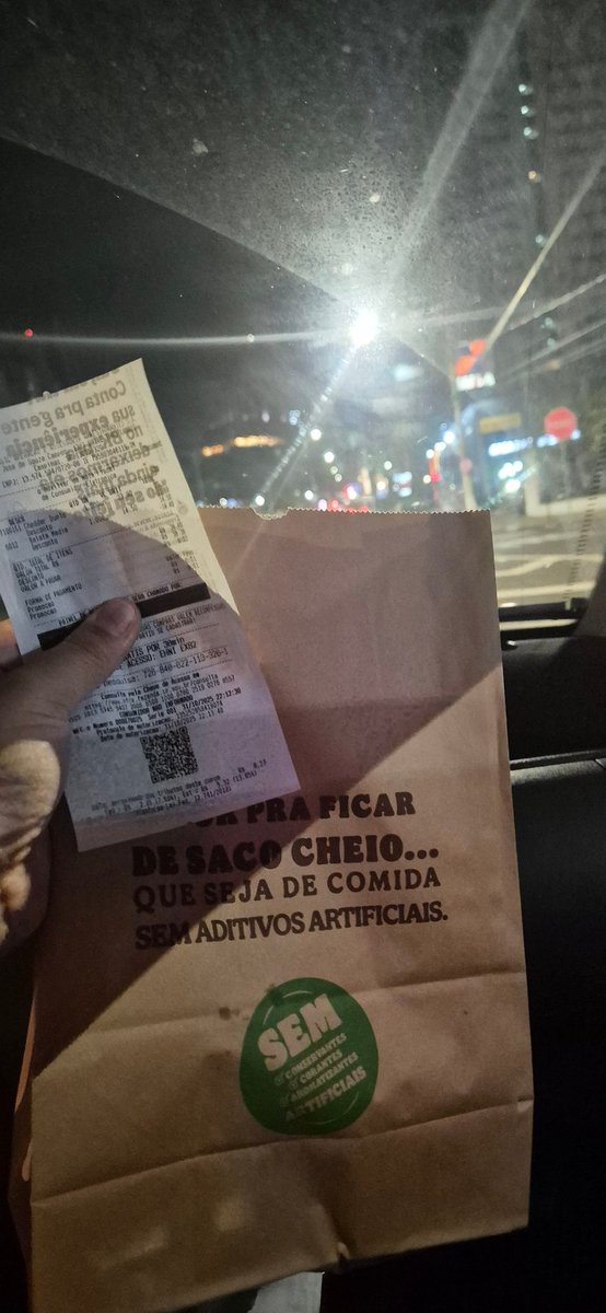 im_prii's tweet photo. Deu certo família kkkk 

Valeu @BurgerKingBR  os boletos dando retorno kakakaka https://t.co/MIYtdXueTt