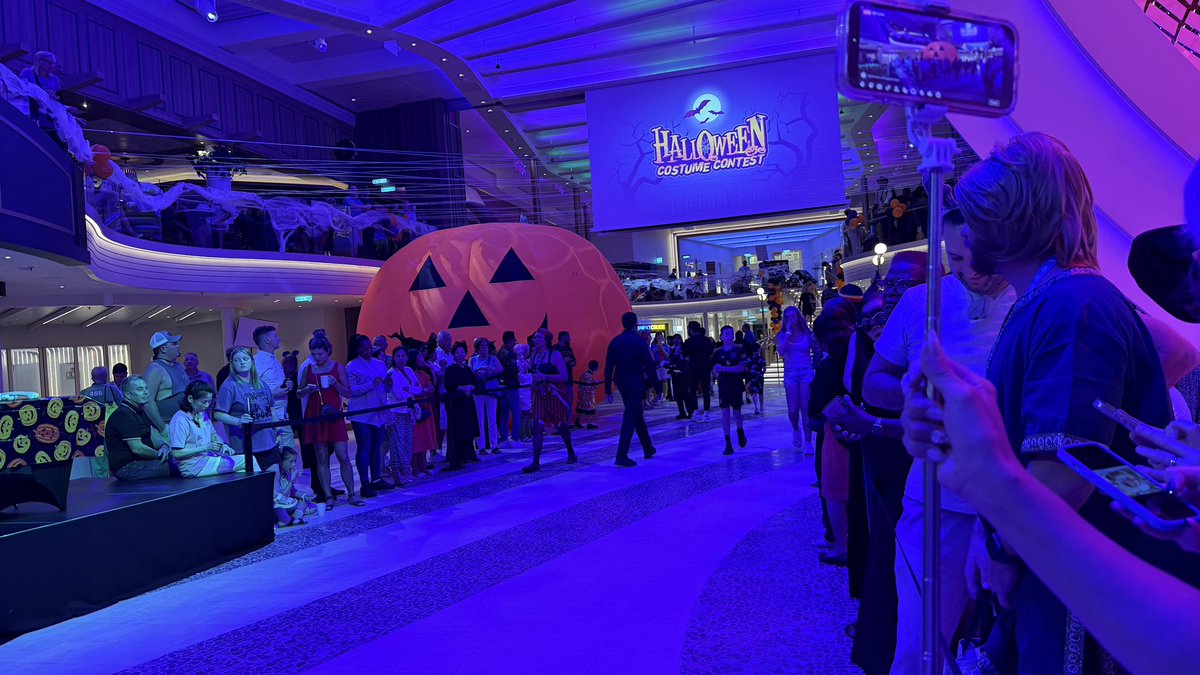 🔴LIVE:Halloween Costume Contest. Star of the Seas. 1st Halloween Party E... youtube.com/live/dypq6JIj3… via <a href="/YouTube/">YouTube</a>