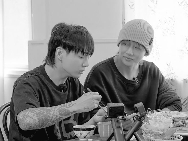 Damn, it's been a while but here's a proof of life from me and the loml, the prettiest boy, my wifey, my one and only. See y'all next month or sumn ig.