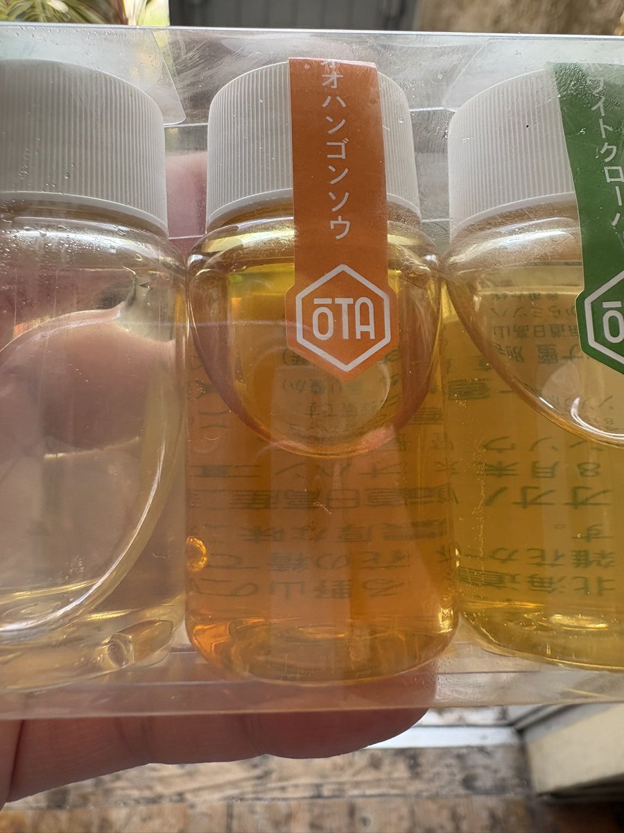 's tweet image. おそようございます♪朝風呂からのパンモーニング北海道日高産ハチミツ添えを食す11/1です。皆さんの定番朝食はなんですか。
#コロム
#パン派
#和食派
#朝ご飯
#沖縄
#秋晴れ