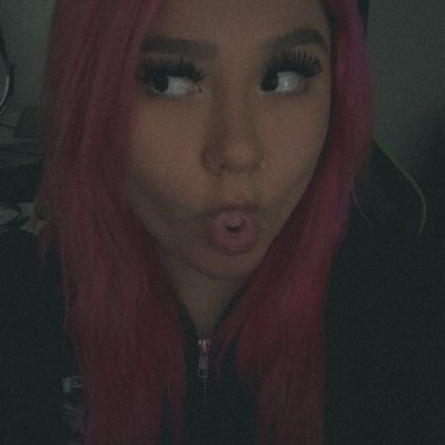 becca tweet media