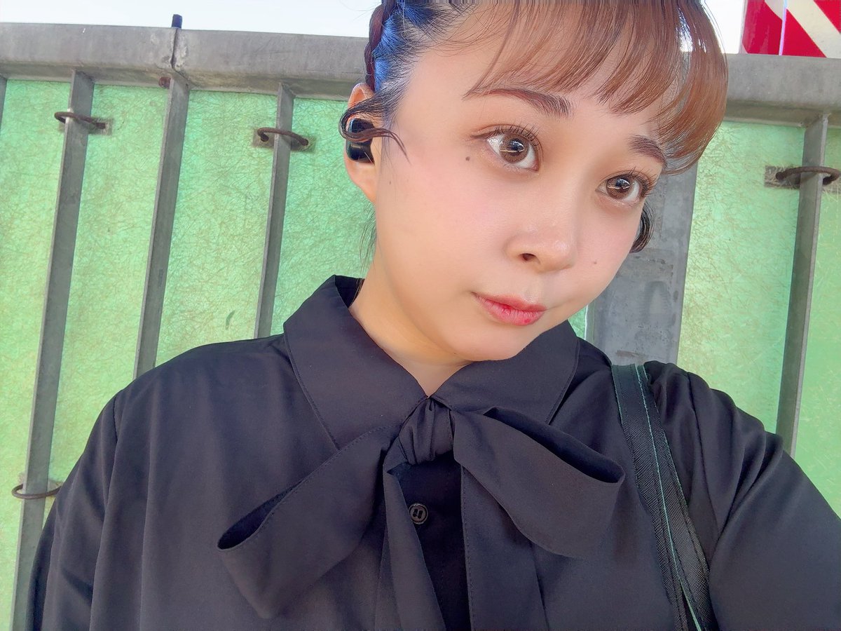 おはよ！

今日は大人な日？です笑
お仕事行ってきまーす🙌