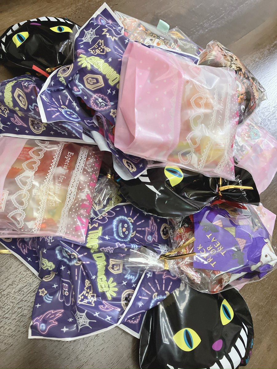 みんなでおやつパーティしたよー🎈
子供達はいいね〜🎃お菓子沢山！