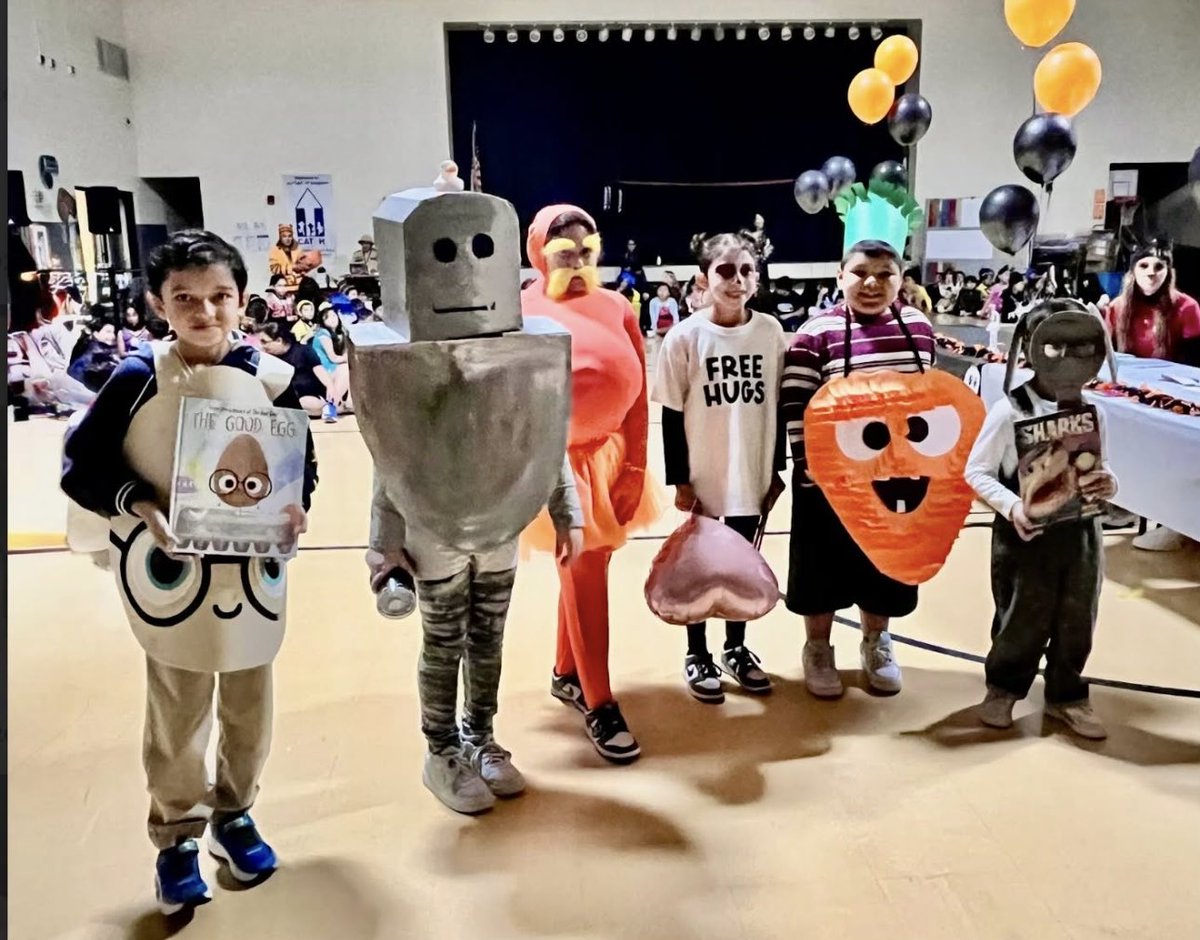 RamonaLibrary's tweet photo. Literacy Parade was such a success! Students and teachers showed off their creativity! https://t.co/c4q59636Vp