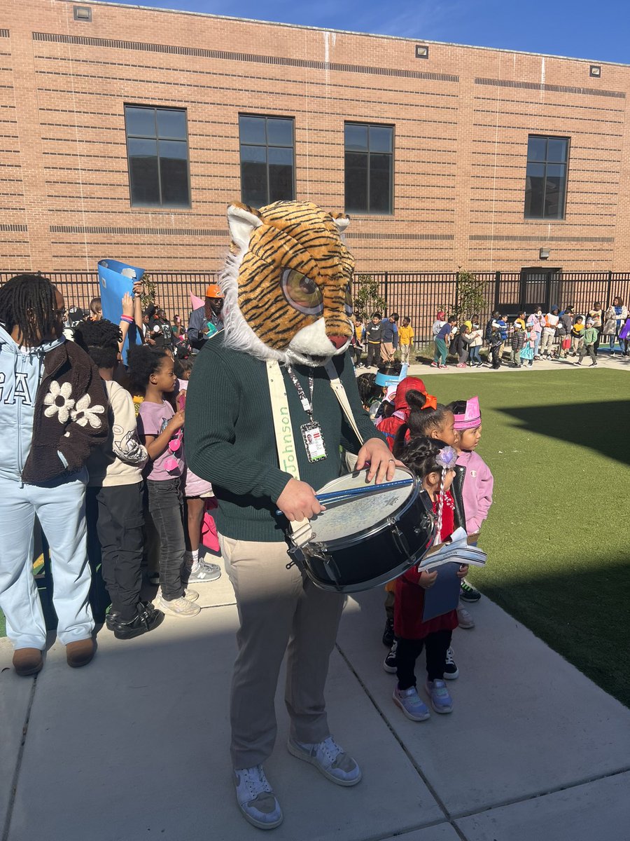 Raymond ES Library tweet media