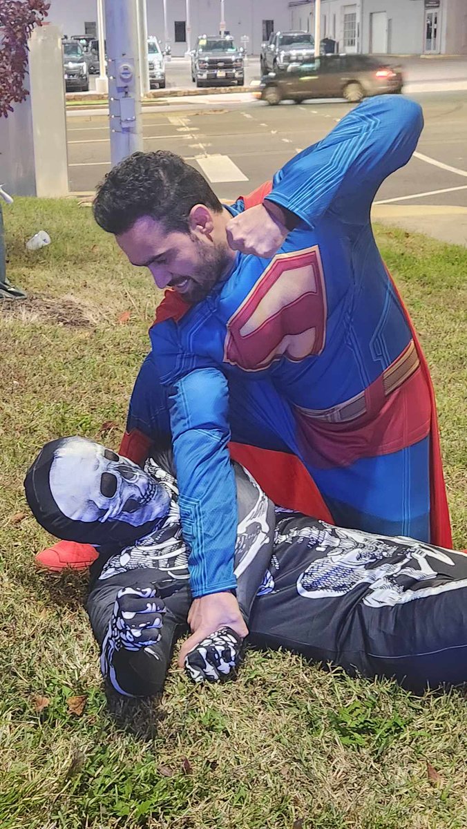 LUNCtron's tweet photo. 🎃 Happy #Halloween from #LUNCtron! 👻
Yep — I’m the skeleton. The one who never dies, no matter how hard the market punches. 💀⚡

Because you can’t kill decentralization.
https://t.co/D8oI4fXyt0

#LUNC #TerraClassic #CryptoHalloween  $JURIS #Luncarmy #LuncBurn #memecoin https://t.co/pO7zsh24Ao