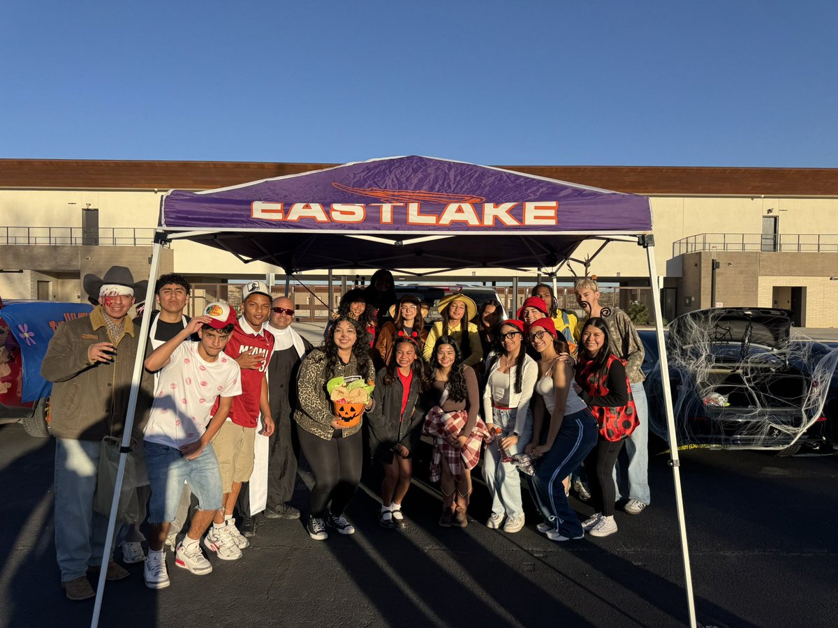Trunk or Treat before the football game. Thank you to all our groups for coming out and giving back to the community.