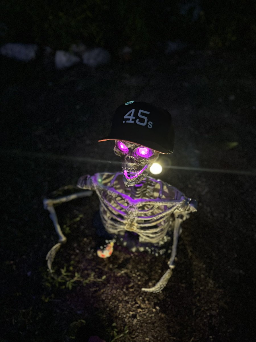 Happy Halloween 🤘🏼🎃💯🔥
<a href="/HatClub/">HAT CLUB</a>