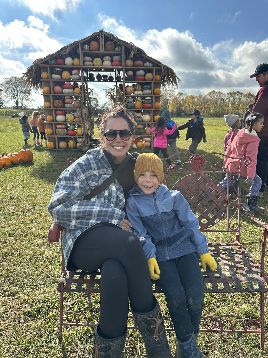 slgrantyoung's tweet photo. @LintonsFarmMark grade 1 field trip https://t.co/cWLnKjKfUd
