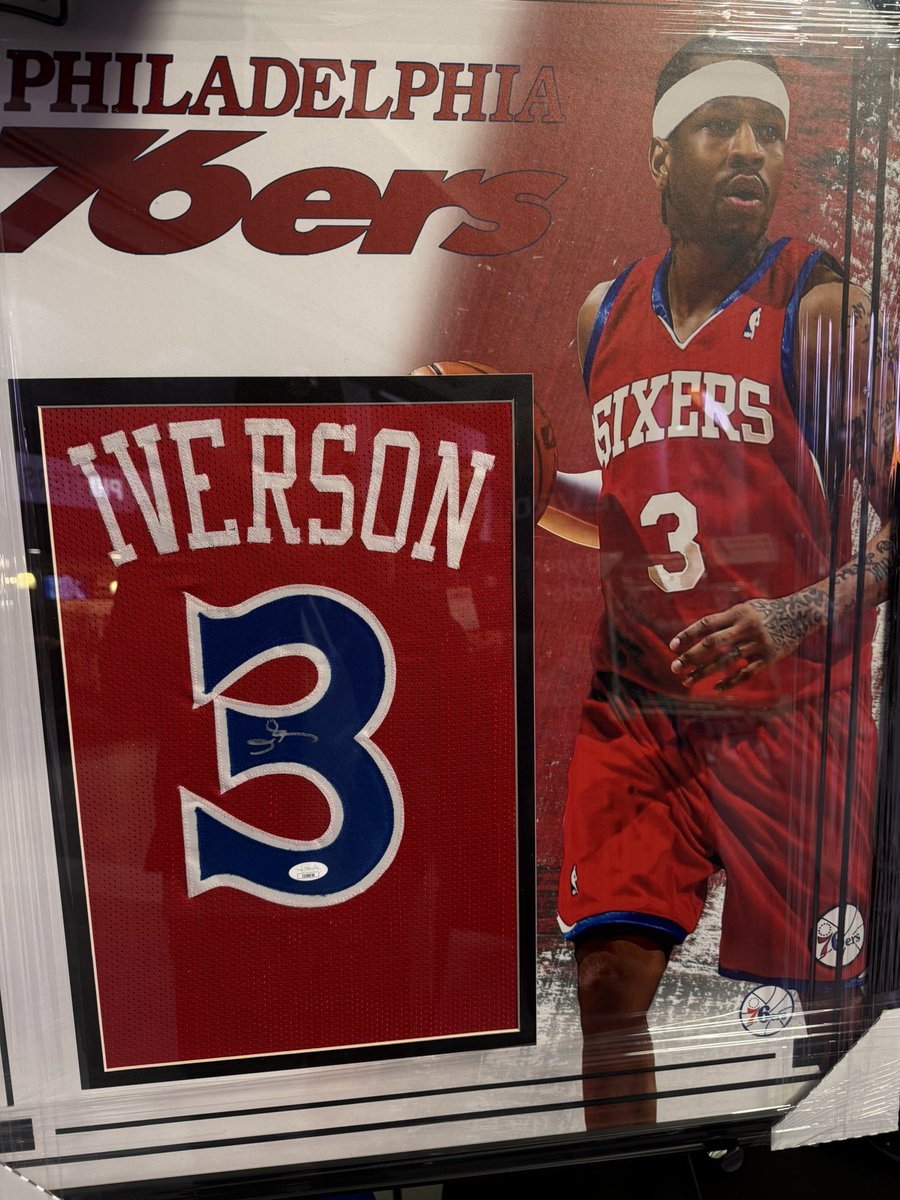 The original AI in the house! Thank you Cedric Stone &amp; Bryce Blaikie. Having fun is the key to life. 76ers on Halloween vs Celtics we caught a t-shirt and gave away! #nba #76ers #ai  #dvlt #family