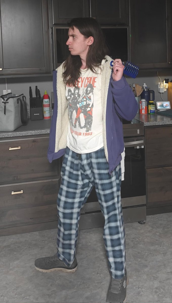 Someguy458's tweet image. Happy Halloween, from Susie Deltarune!