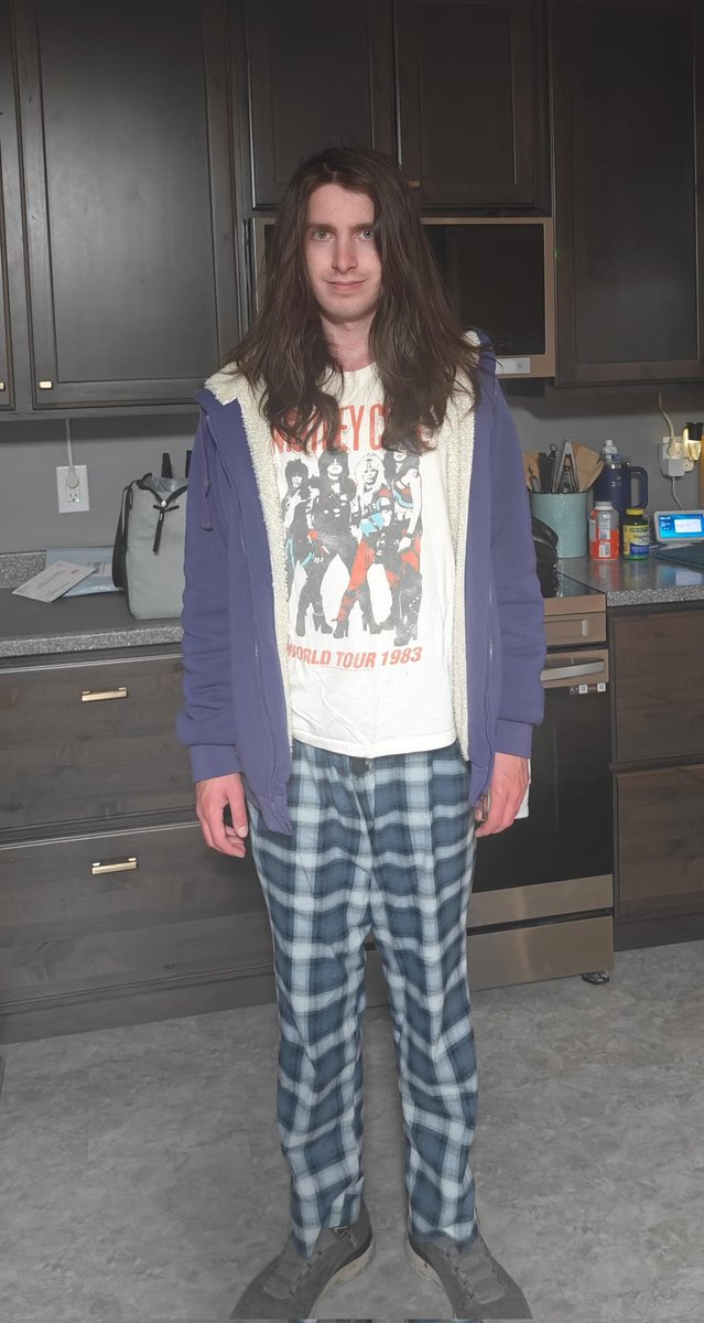 Someguy458's tweet image. Happy Halloween, from Susie Deltarune!