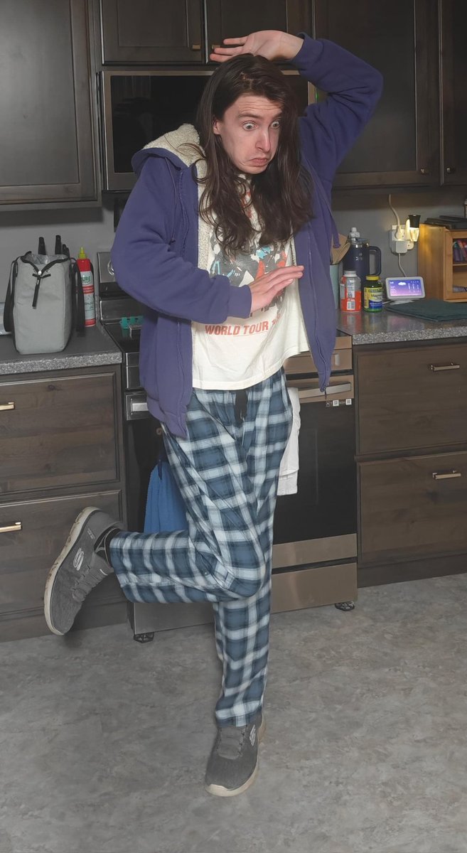 Someguy458's tweet image. Happy Halloween, from Susie Deltarune!