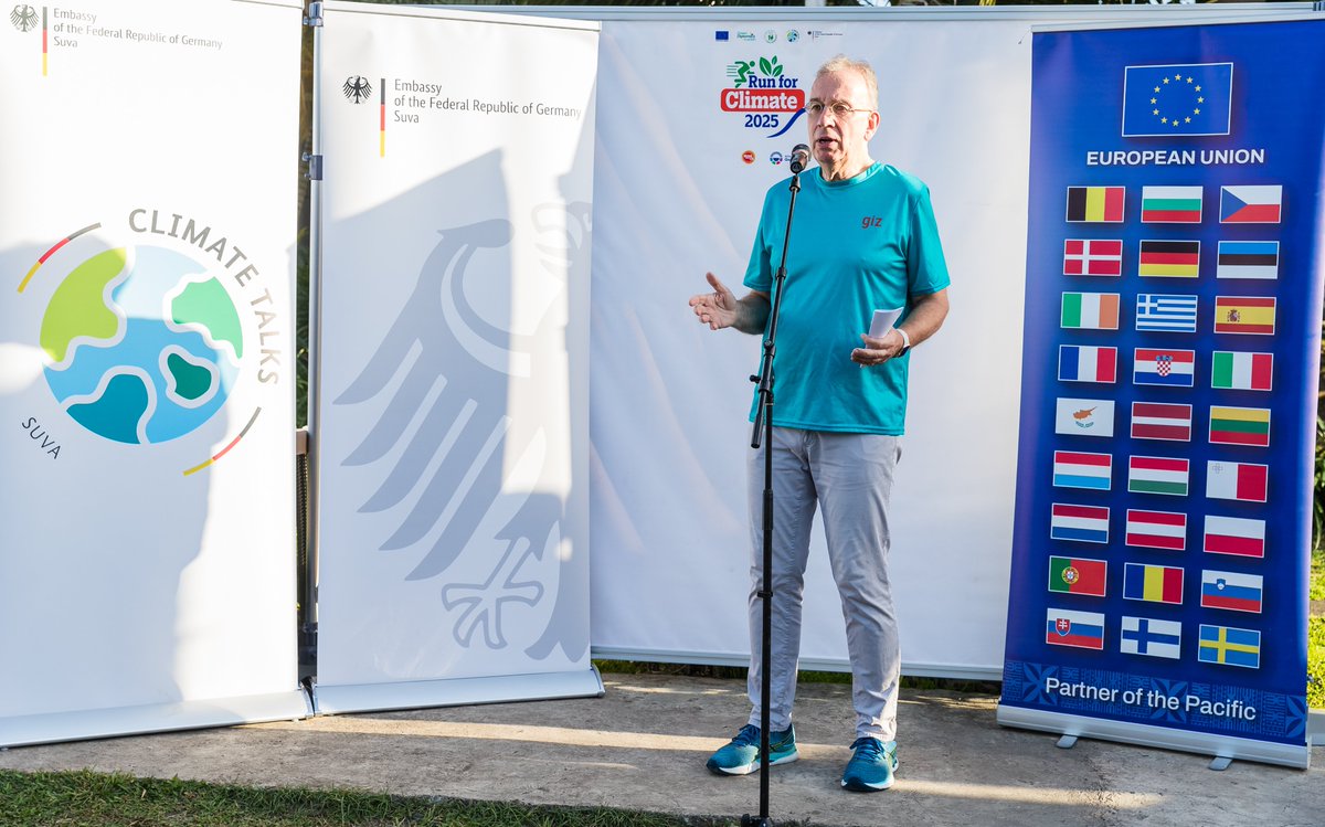 EUPasifika's tweet photo. More than 250 participants gathered in Suva this morning for the βRun for Climateβ organised by the EU Delegation & @GermanyPacific in partnership with the @SuvaMarathon & @afgfiji
Read more: https://t.co/PYXe43JemS
#RunForClimate #ForOurPlanet https://t.co/PlsqHPguVR