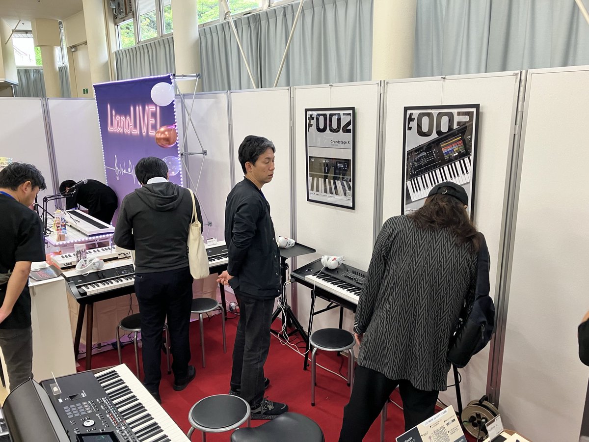 korg_inc's tweet image. 【東京楽器博】シンセブースでは、LINEでお友達登録していただくとオリジナルトートをプレゼント。12ページの特製カタログが入っておりますので、ぜひシンセブースまで。