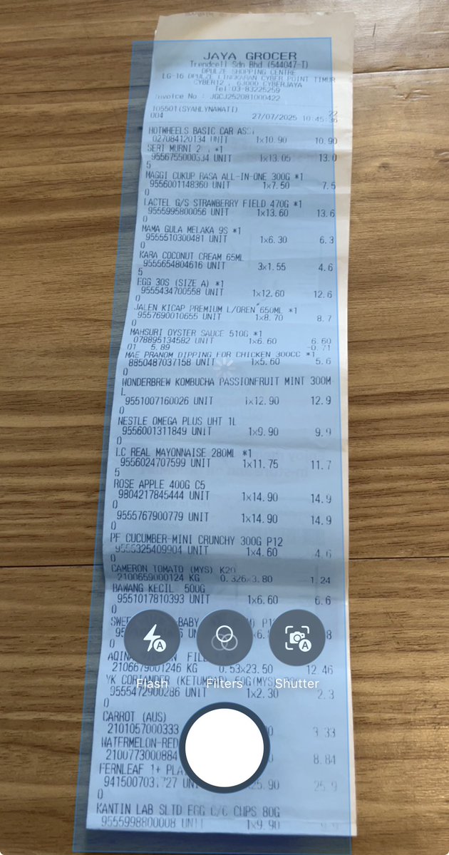 eyemeroll's tweet image. If you’ve been trying to keep track of your spending but never found a way that sticks - I built something for you.

It’s called Retrx.

Just scan your receipt, and it pulls everything out - merchant, total, even the line items.

It also shows when prices quietly go up.