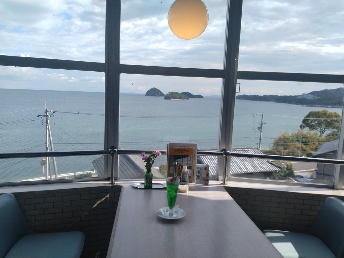 yoshimo2017's tweet photo. やっと来れた海辺のオアシスは真のオアシスだった https://t.co/ViUlY18q9E