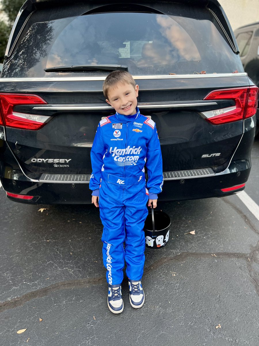 samanthactesh's tweet photo. There’s no one else he’d rather dress up as than his favorite, @KyleLarsonRacin 💙 https://t.co/s66xL7aQSz