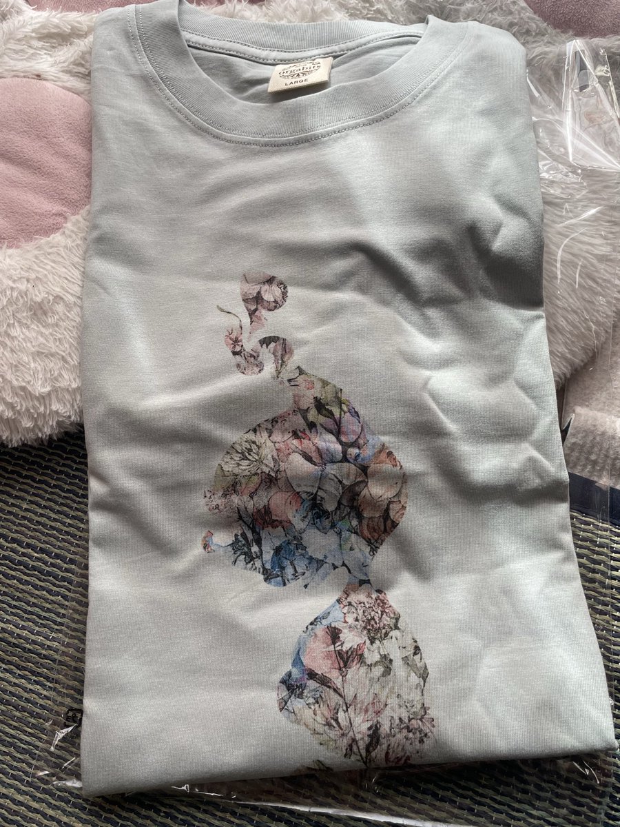 arimurakyo's tweet image. #NinomiyaDesign #心霊番組ZERO
届いた！パーカーとか買えなかったけどTシャツなら重ねて着れる！でももったいない…再販なしって言われると着れない！