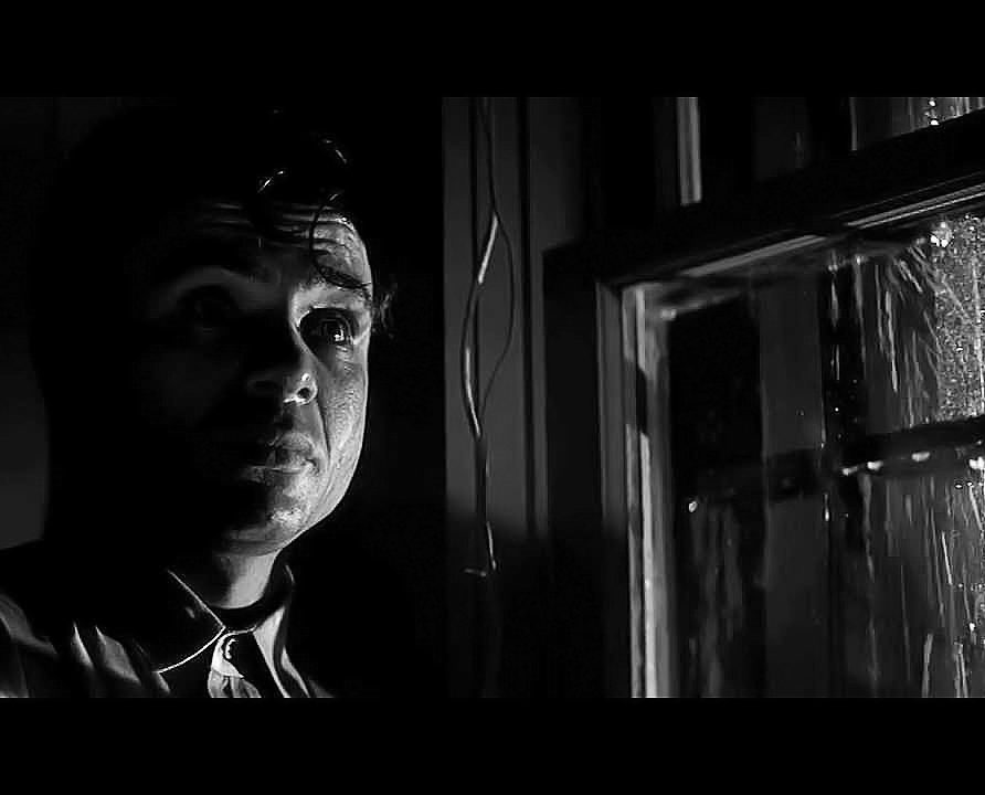 Vatel1675's tweet photo. One of the great moments in cinematography—when Conrad Hall, between shots, noticed rain streaming down the window was reflected on Robert Blake’s face, resembling tears. They were about to shoot Blake’s speech about his brutal father. The “tears” stayed. #TCMParty #InColdBlood https://t.co/s3BGLnqY9d
