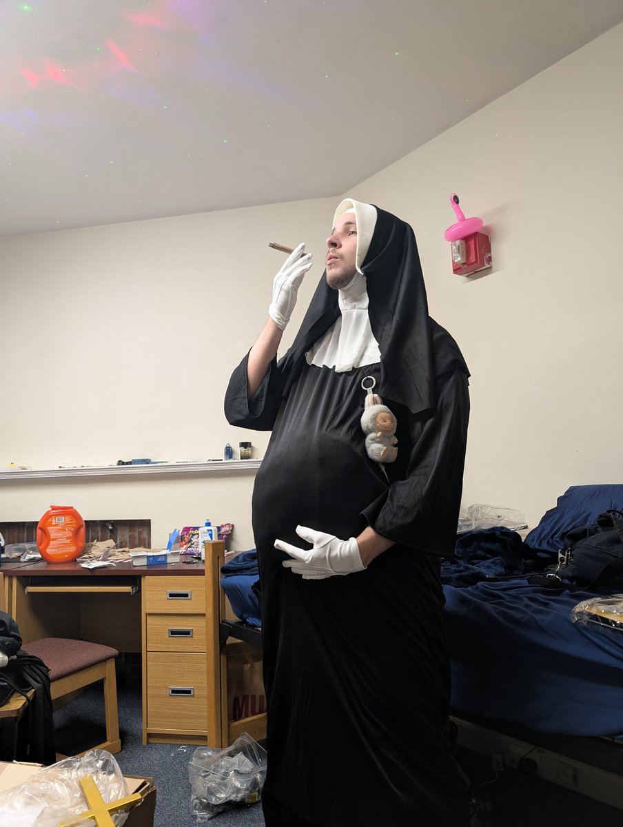 CrePoWcsgo's tweet image. Retired cs and started to live the REAL life ✝️