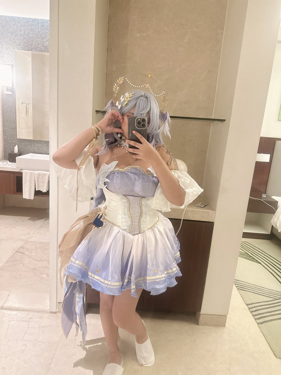 vayzen_rin's tweet photo. I cosplayed Robin for Halloween party! ❤️

#hsr #robin #cosplay #cosplayer #Halloween2025 #HonkaiStarRail #hoyoverse #honkaistarrailcosplay https://t.co/OhoLXwBhAa