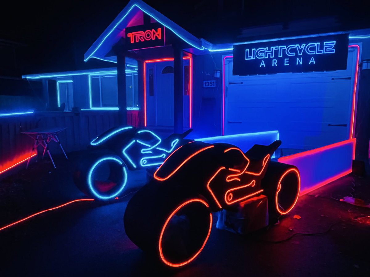 ListingsBC's tweet photo. 👻 Best Halloween Decorated Home

#halloween #Halloween2025 #HalloweenVibes #TrickOrTreatMe #Halloweentime #southdelta #tsawwassen #geffkerealestate https://t.co/t57nelq07j