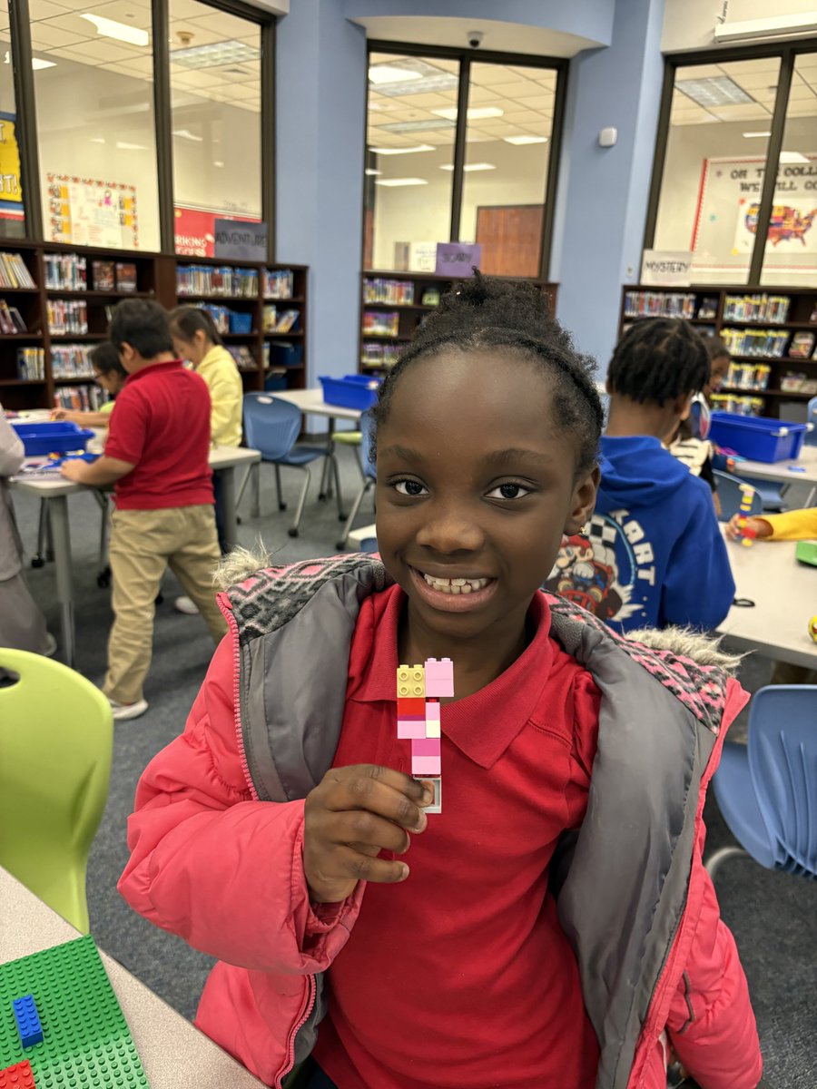 HicksLibrary's tweet image. Our book of the week was about Leila’s quest to bake the perfect monster cake. Our Makerspace challenge was to build a cake or other sweet treat! @HicksTigers @Alief_Libraries