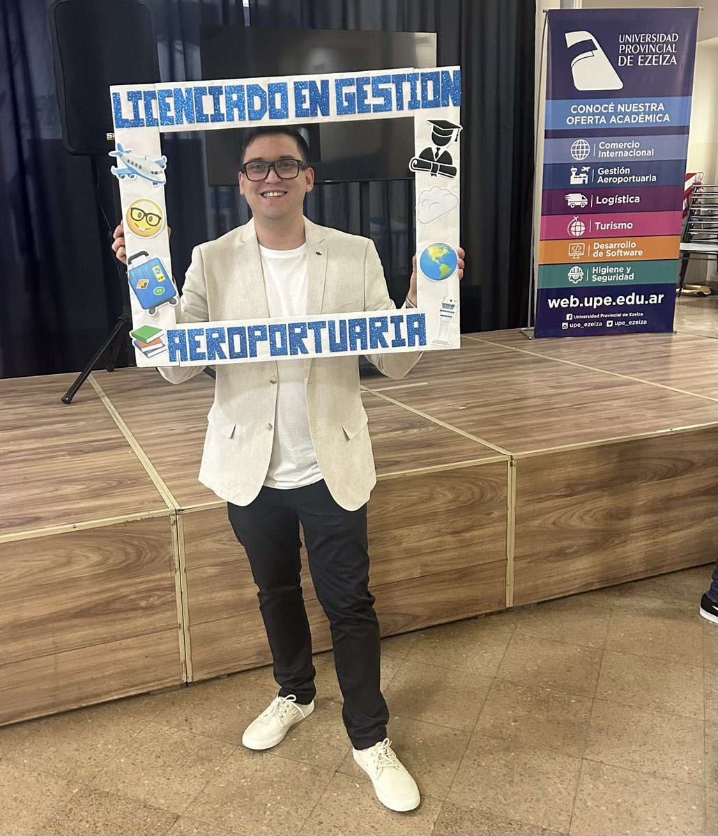 ‼️#UniversidadDeEzeiza Enrique Fabrizio Pdte de #ATEGA formo parte del Jurado de defensa final de egreso de la carrera de Lic. en Gestión Aeroportuaria‼️

‼️Bienvenidos nvos profesionales‼️
👨‍🎓👩‍🎓👏

#ategaaeroportuarios #ategacapacitacion #modoatega #ategaidentidad #ategava
 🛫✈️