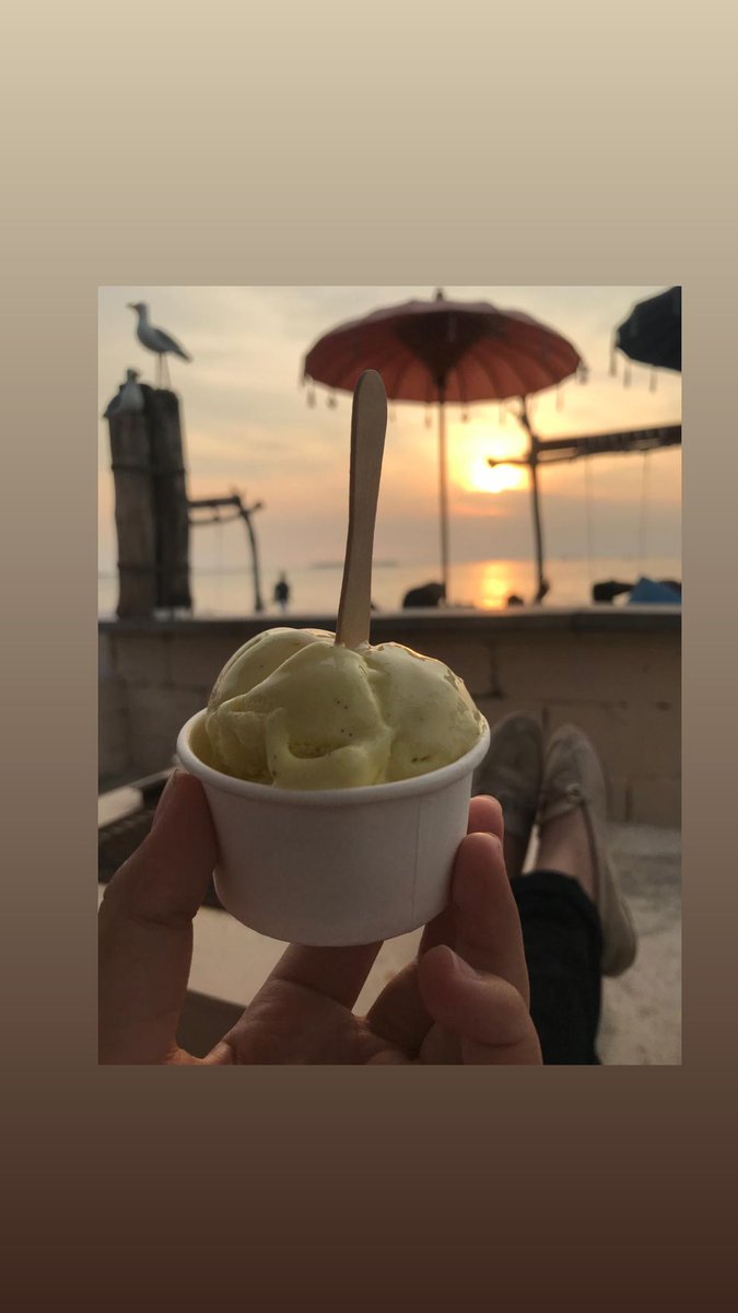 shaciocio's tweet photo. sunset, ice cream and glimpse of you 🍂 https://t.co/eM6WdAy1AN