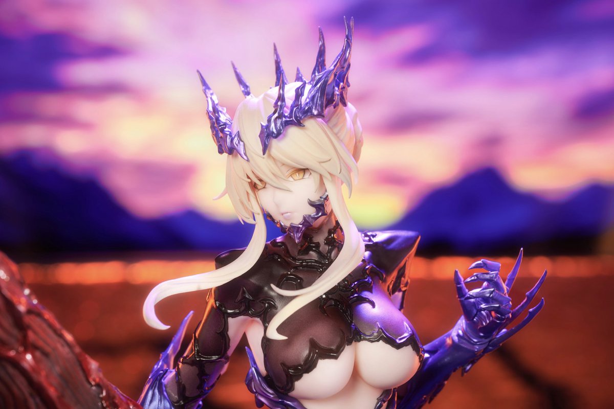 AlwaysU3D's tweet photo. アルトリア・ペンドラゴン[オルタ](ランサー) 夜王ver. 完成しました！

12月1日のとなモ8 BOOTH オンライン即売会に参加します！

スケール：1/7
価格：30000 円
※未塗装未組立のガレージキットです
企画・制作：AlwaysU
原型：アシン　@lifecrx666
彩色：麦麦　@qdgmaimai
彩色協力：夜空　@YOZORA0v0 
摄影：StevieJ　@Tohka04103 

初めてのイベント参加ですから、拡散してもらえると嬉しいです！
よろしくお願いいたします🙇‍♀️
#となモ8 #fgo #FateGrandOder