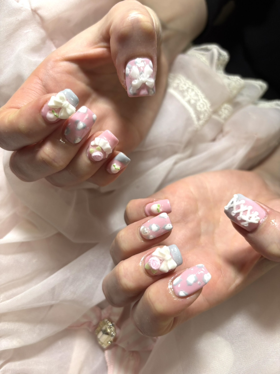 takanashiaaya's tweet photo. 今月も高田馬場パピリオさん（@Nailpapilio）でお世話になりました(⋈◍＞◡＜◍)。✧♡

最近流行りのピンク×グレー！
姫っぽい感じに仕上げてもらったわよ💅💕 https://t.co/ihgeVTIcyH