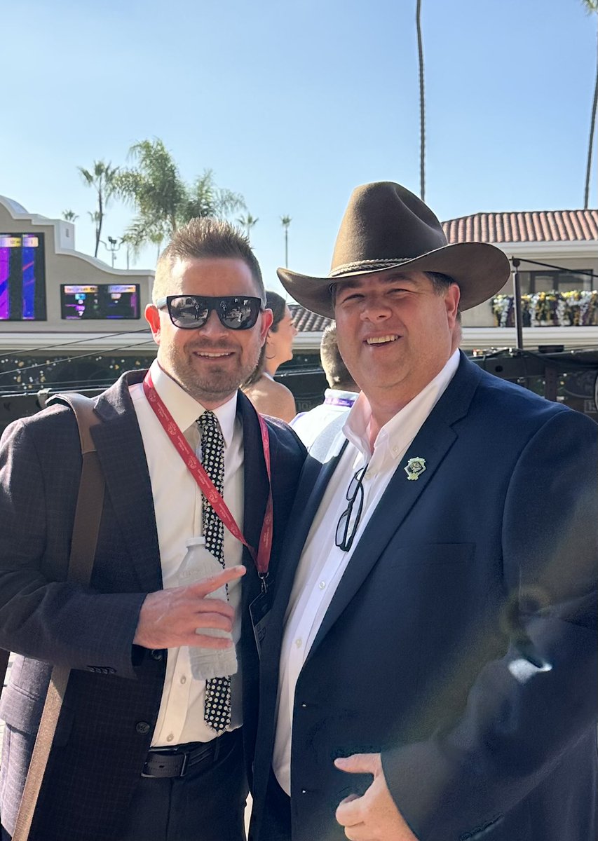 HogBaum's tweet photo. @CalebFDTV thank you so much for the picture! Seriously awesome of you to be so gracious. Good luck tomorrow! https://t.co/p8dy9VA7wE
