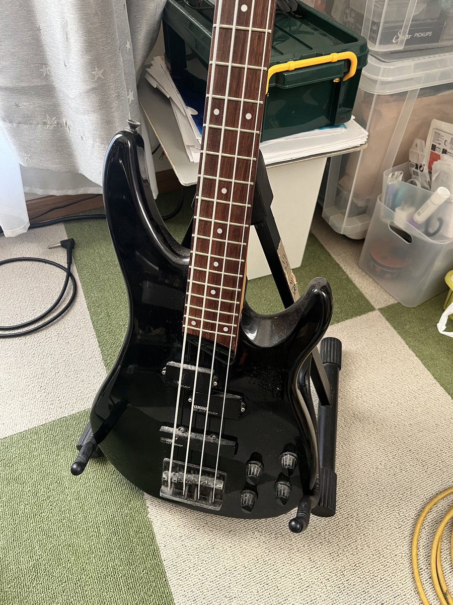 歌番組のオケのレコーディング。
もちろんギターも弾いてますがベース弾きました。
ベースはほぼ完コピ！
いつ放送か分からないけど楽しみ！