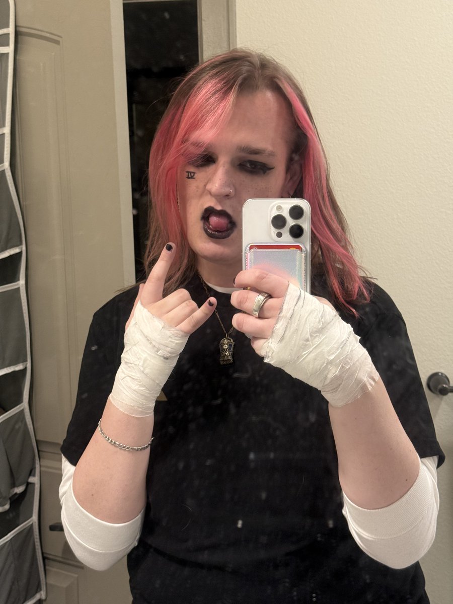 jaye ❤️🖤 tweet media