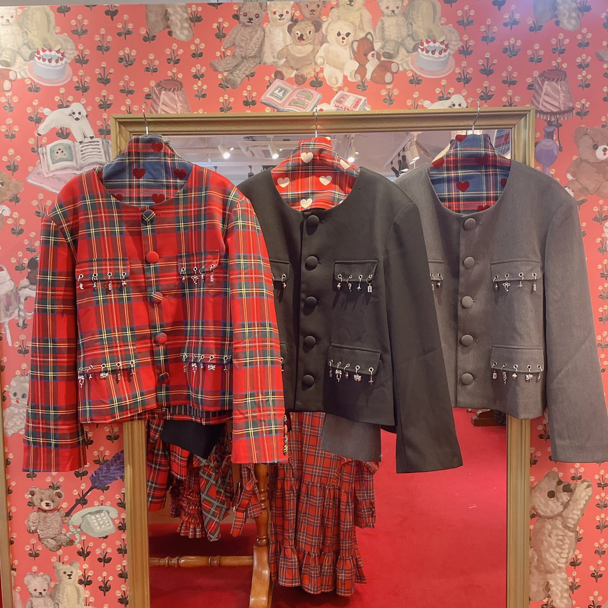 HEIHEI アイテム4点まとめ売り HEIHEIでは新作アイテム随時入荷中です。 完売アイテムもでてき