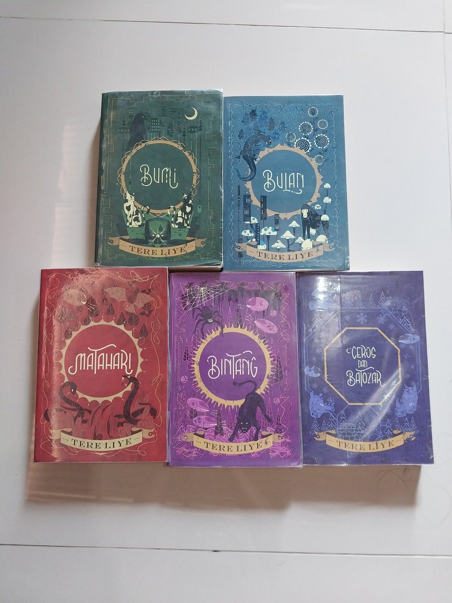 Keohuyy's tweet photo. WTS NOVEL,KAMUS,KOMIK (BUKU) 
kalauu ada yang minat langsung dm + kasih harga ya mau beli harga berapa, bisa nego nego kokk

izin pakai tags : #booktwt #books #wtsnovel #wtsbuku #wtskomik #wtskamus https://t.co/2c7YoHqhcY