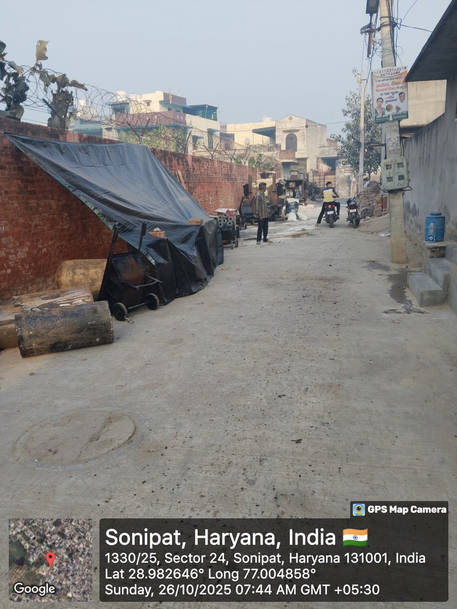 AkhandTrust's tweet image. @NayabSainiBJP @dcsonipat सोनीपत NCRका भाग हे ओरग्रेप 2 की प्रदुषण पाबन्दिया लागु हें परन्तुनगर निगम और ठेकेदारों की मिलीभगत से पूरी रात शहर के कम से कम दस स्थानोंपर गलियों में मिस्टिक लेयर डालनेका पूरी रात काम हो रहा है इसी कारण सोनीपत देश का सबसे प्रदुषितशहर का खिताब जीत रहा है