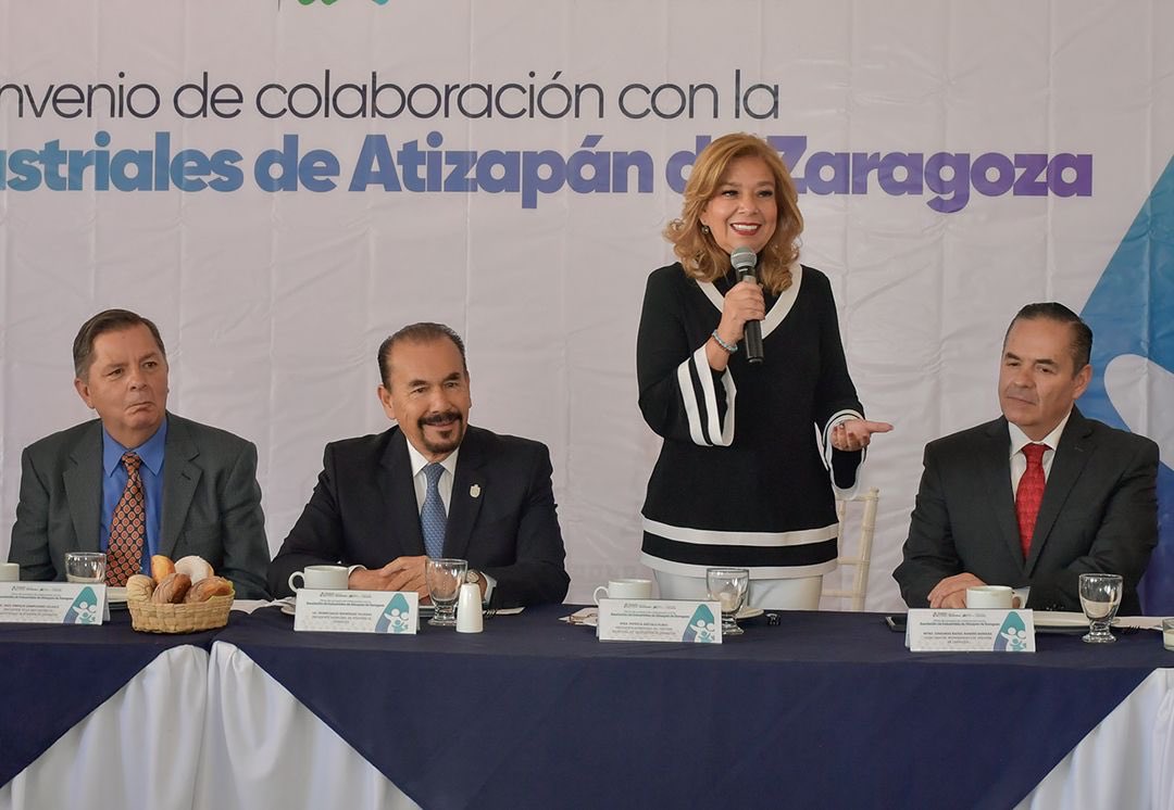 NDP_Noticias's tweet image. 🏗️ ¡Atizapán se conecta con la industria! 💼
El alcalde @Pedro_RVillegas impulsa una alianza estratégica con empresarios para generar empleos y atraer inversiones 🚀🤝

Conoce más ⬇️
🔗 ndpnoticias.com.mx/?p=15270 🌐
#AtizapánProductivo #AlianzaConIndustria #EmpleoLocal
