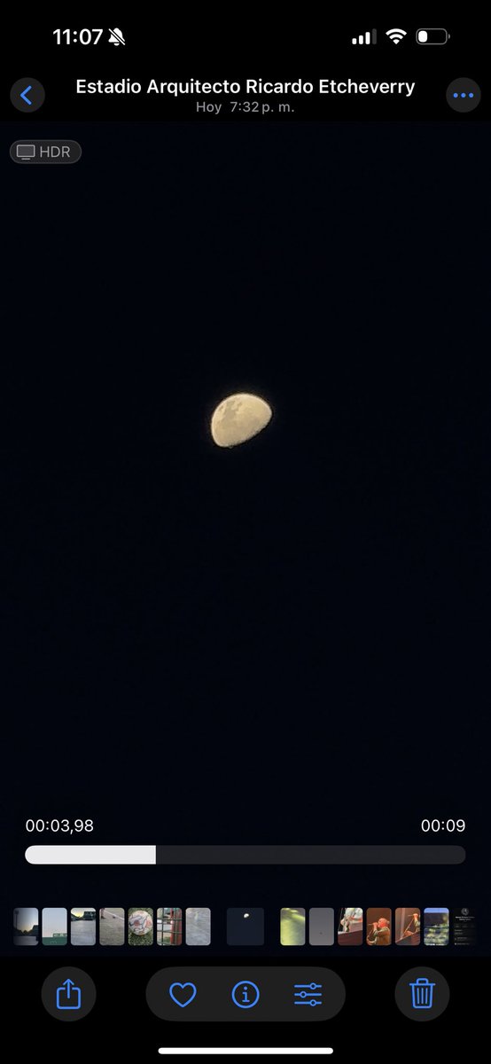 La prueba de sonido de La Vela fue una locura. Empezó de día, cayó el atardecer y se hizo de noche con una luna increíble.
Que show se vieneeeee