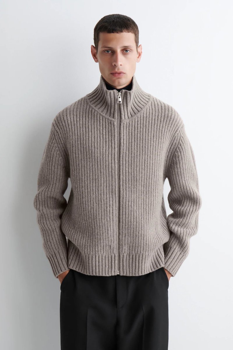 jakewoolf's tweet photo. Trending for fall 2025: not just a sweater, not quite a jacket…the SWACKET 

These can be dorky and if done wrong (slim), but in a loose, chunky knit they’re actually a nice vibe that’s between sweatshirt, sweater, and outerwear 

- Banana Republic 
- J.Crew 
- The Row
- COS https://t.co/l8Zi3ZLENS
