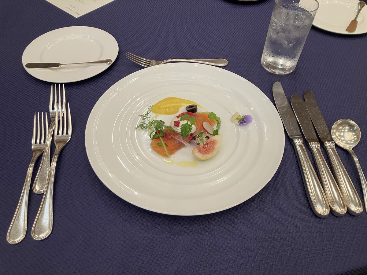 昼食はテーブルマナー講座で🍽️
