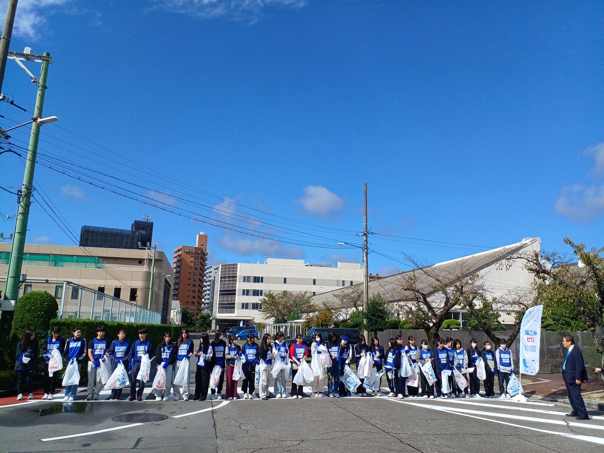 uminohi_aichi's tweet image. 日本財団 海と日本プロジェクト スポGOMI甲子園 愛知県大会🚮終戦80年という事で当時空襲にあったこのエリアに会社を置く三菱電機名古屋製作所様に場所をお貸しいただき開催✨10チームが参加してくれました🧑‍🤝‍🧑#spogomi