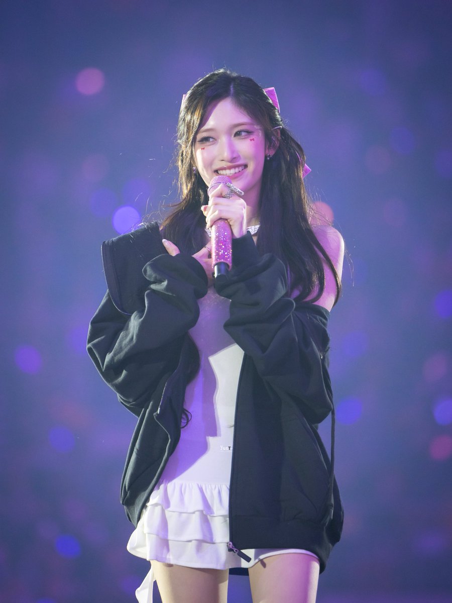 jusT_forleeseo's tweet photo. 20251031 
SHOW WHAT I AM
#IVE #아이브 #アイヴ  
#LEESEO #이서 #イソ https://t.co/b0aeCZ4lQE