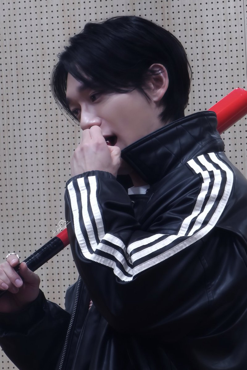 251031 | BEATROAD
🖤
 #첸 #CHEN 
#KIMJONGDAE #JONGDAE 
 #김종대 #종대 
<a href="/CHEN_INB100/">CHEN_official</a>