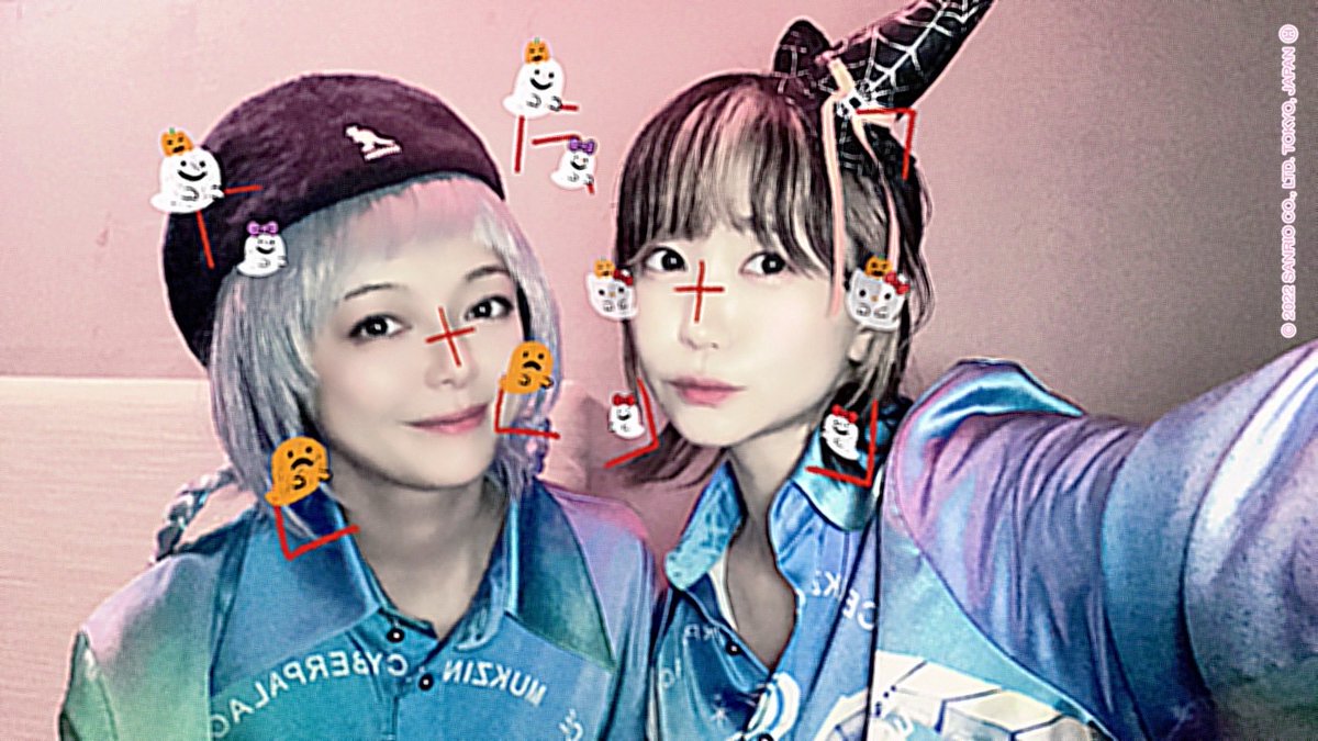 macominaming's tweet photo. Last night’s macominaming🎃🩵🩷👻 https://t.co/p7uBm4aHd8
