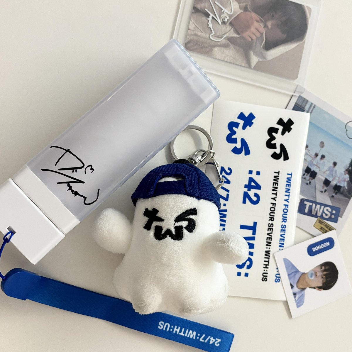 [이벤트] TWS 투어스 사인스티커
전컬러, 사이즈 주문가능

투어스 붐업기념 이벤트✌🏻
본 피드를 RT해주시면 원하시는 멤버의
스티커를 제작 해 드려요

인원 : 총3명
상품 : 원하는 멤버 S+M+mini 풀세트