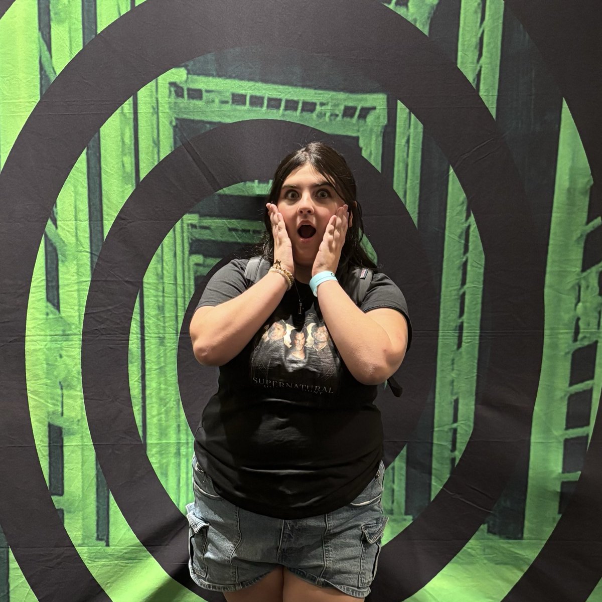day one of #SPNNASH in the books! my first ever con :) have my photo op with #jensenackles tomorrow!!